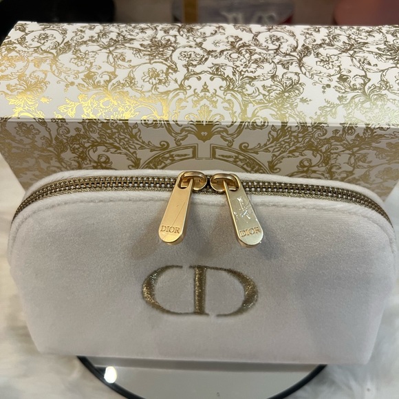 Christian Dior Pouch - Picture 4 of 8